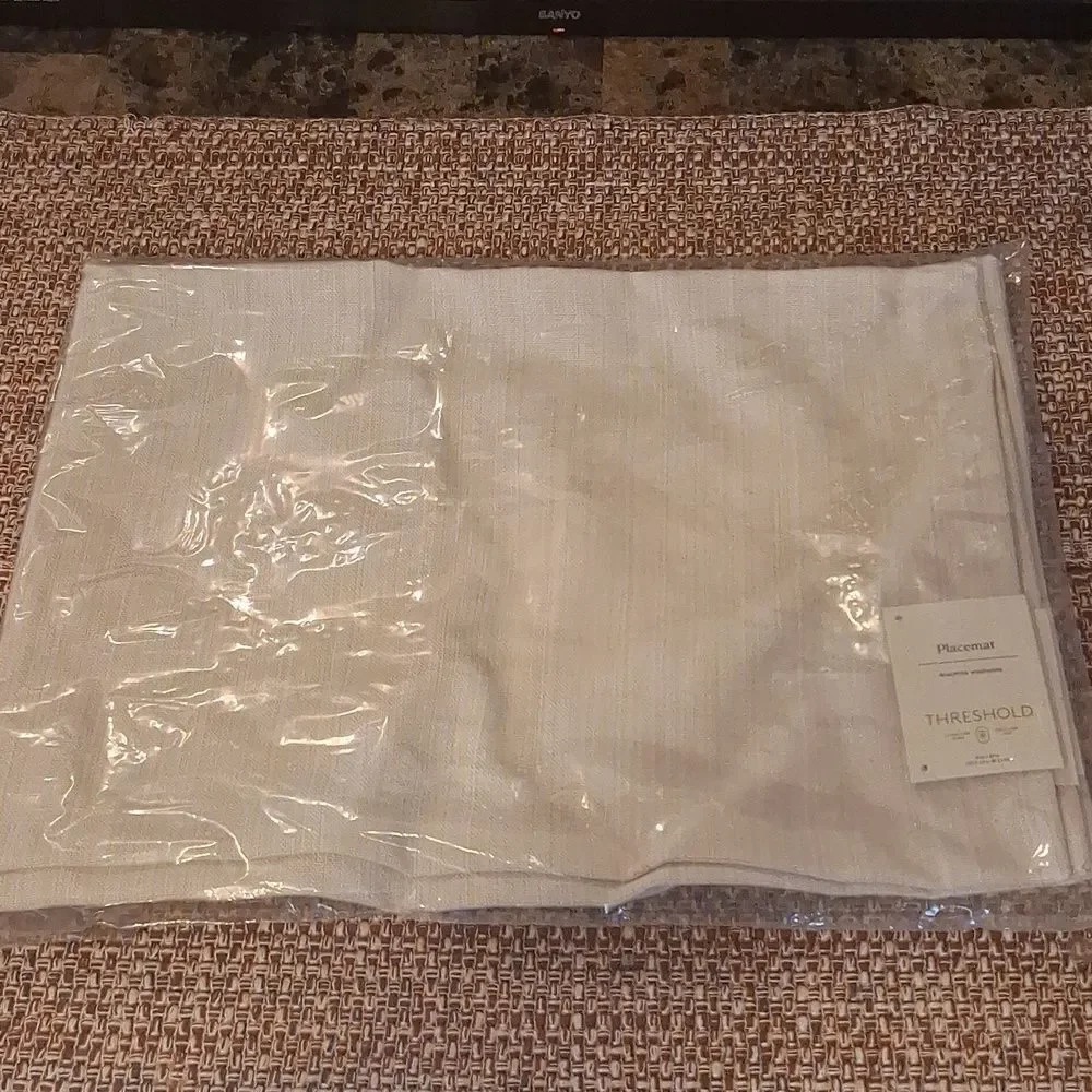 6 Placemats - Threshold 14x19